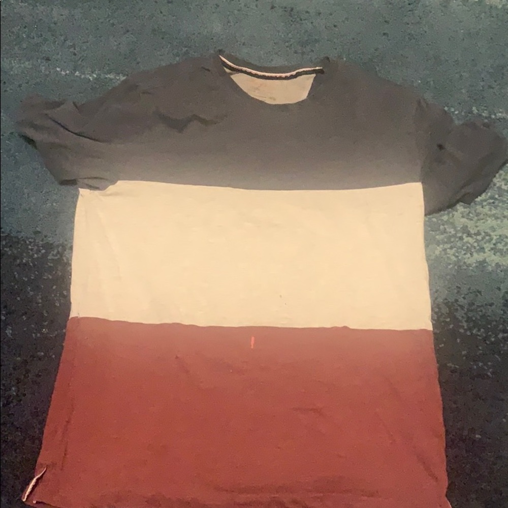 A multiple color shirt men’s medium